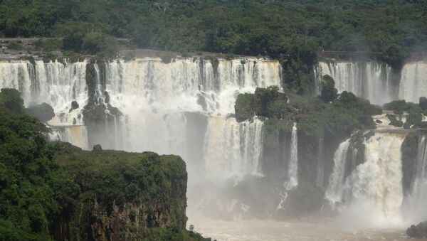 Las cataratas del Iguazú (archivo) - Sputnik Mundo