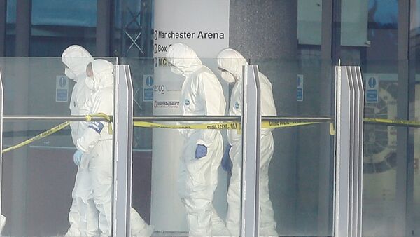 Investigadores forenses en Manchester Arena (archivo) - Sputnik Mundo