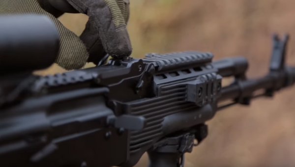 Kalashnikov presenta fusil modernizado AK-74 - Sputnik Mundo