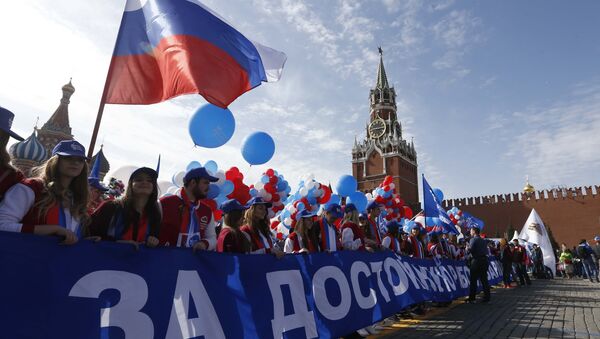 Marcha de los trabajadores rusos el 1 de Mayo - Sputnik Mundo