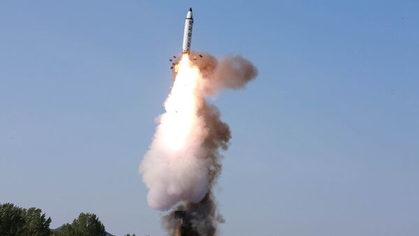 Prueba de un misil balístico norcoreano - Sputnik Mundo