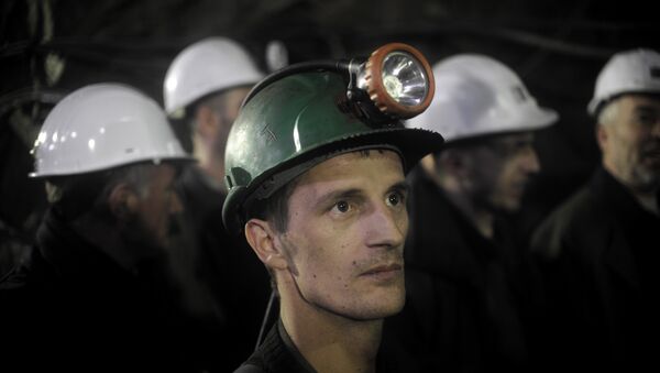Mineros albaneses de Kosovo trabajan en la mina Stari Trg Trepca - Sputnik Mundo