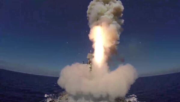 Golpe desde el mar: buques de la Armada de Rusia vs. terroristas en Palmira - Sputnik Mundo