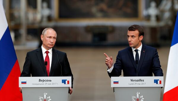 Emmanuel Macron, presidente de Francia, y Vladímir Putin, presidente ruso (archivo) - Sputnik Mundo