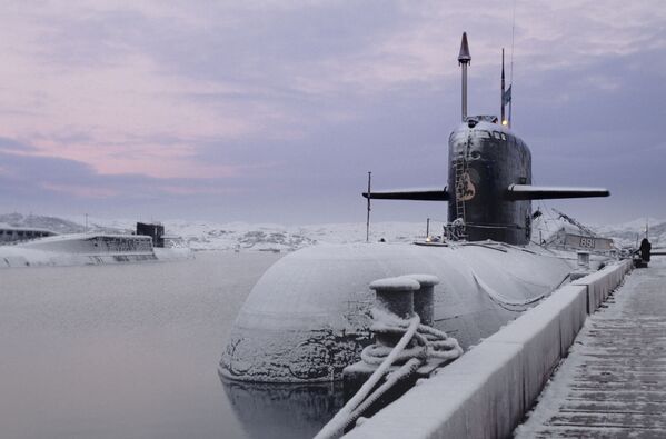 Атомная подводная лодка того же класса, что и Курск Северного флота ВМФ России - Sputnik Mundo