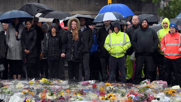 Minuto de silencio en el Reino Unido en homenaje a las víctimas del atentado de Londres - Sputnik Mundo