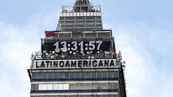 El reloj de la Torre Latinoamericana - Sputnik Mundo