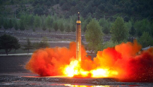 Lanzamiento de misil balístico por Corea del Norte (archivo) - Sputnik Mundo