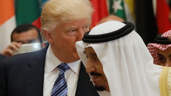 El presidente de EEUU, Donald Trump y  el rey de Arabia Saudí, Salman bin Abdulaziz Saud (archivo) - Sputnik Mundo
