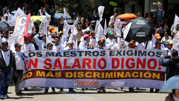 Maestros protestando en Bogotá, Colombia (archivo) - Sputnik Mundo