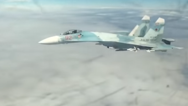 Vídeo: la intercepción de los aviones de EEUU por Rusia, vista desde los ojos del piloto - Sputnik Mundo