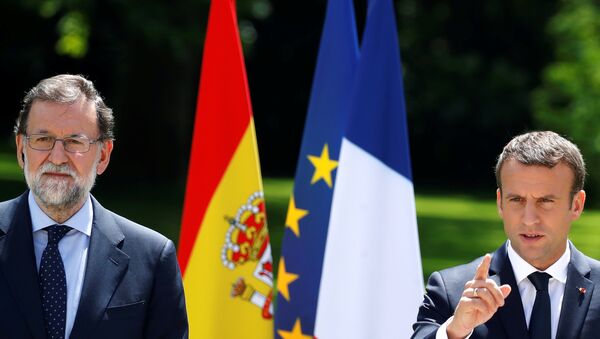 El presidente de la República Francesa, Emmanuel Macron, y el presidente del Gobierno español, Mariano Rajoy - Sputnik Mundo