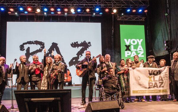Festival Voy por la Paz reunió a consagrados músicos argentinos y cinco premios Nobel del la Paz en Rosario - Sputnik Mundo