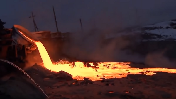 Volcanes industriales: desperdicios metálicos se deslizan por la tierra - Sputnik Mundo