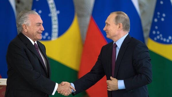 Presidente de Rusia, Vladímir Putin y el presidente Brasil, Michel Temer - Sputnik Mundo