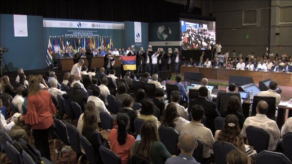 Protesta de la oposición venezolana durante la 47 Asamblea General de la OEA - Sputnik Mundo