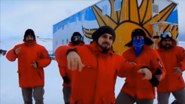 Uruguayos bailan Despacito en la Antártida - Sputnik Mundo