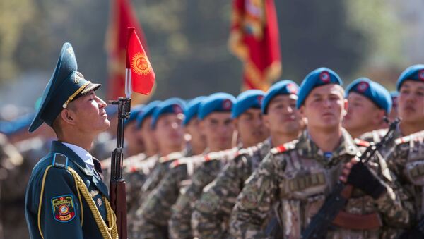 Militares de Kirguistán (archivo) - Sputnik Mundo