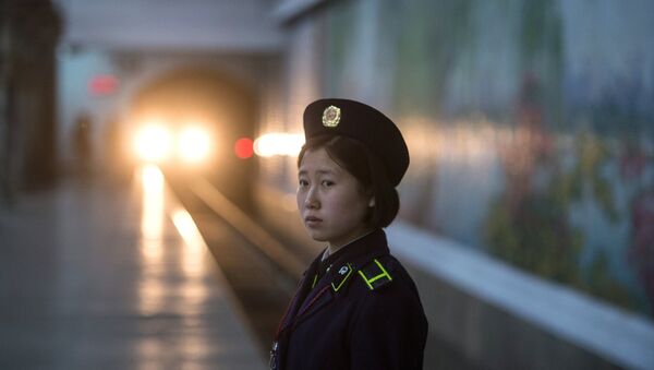 El metro en Pyongyang - Sputnik Mundo