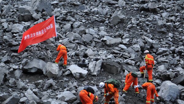 Los rescatadores buscan supervivientes tras el deslave en China - Sputnik Mundo