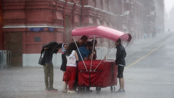 Lluvia en Moscú - Sputnik Mundo