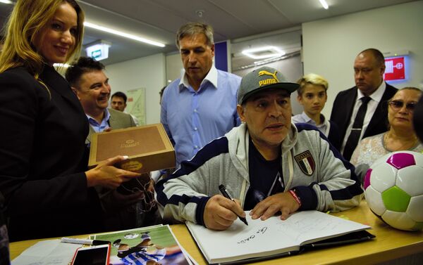 Diego Armando Maradona en Moscú, 30 de junio de 2017 - Sputnik Mundo