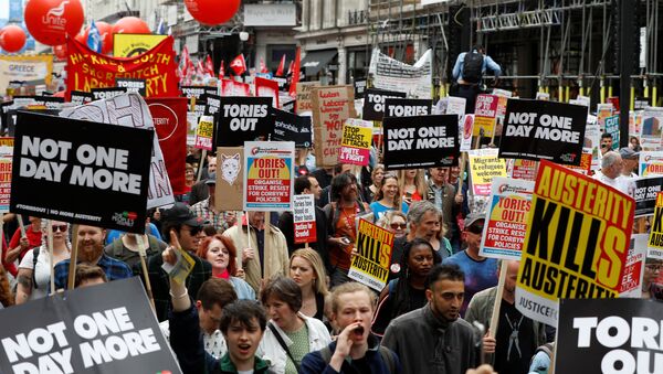 Protesta en Londres contra el Gobierno de Theresa May - Sputnik Mundo
