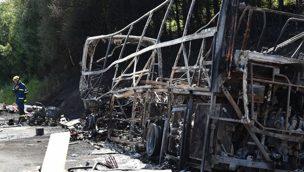 Autobús incendiado en Baviera, Alemania - Sputnik Mundo
