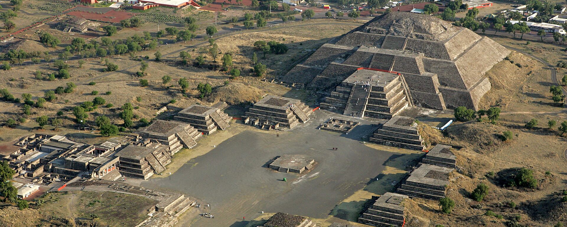 La pirámide de la Luna en Teotihuacán, México - Sputnik Mundo, 1920, 21.09.2021