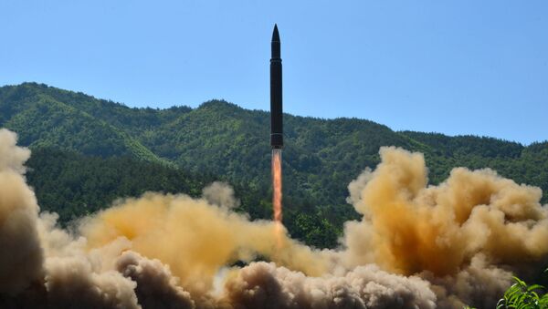 Hwasong-14, misil balístico norcoreano - Sputnik Mundo