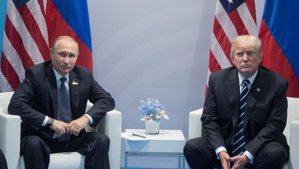 Vladímir Putin, presidente de Rusia, y su homólogo norteamericano, Donald Trump - Sputnik Mundo