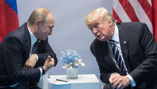El presidente de Rusia, Vladímir Putin, y su homólogo norteamericano, Donald Trump - Sputnik Mundo