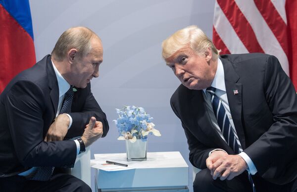 Cara a cara: el primer encuentro entre Putin y Trump - Sputnik Mundo