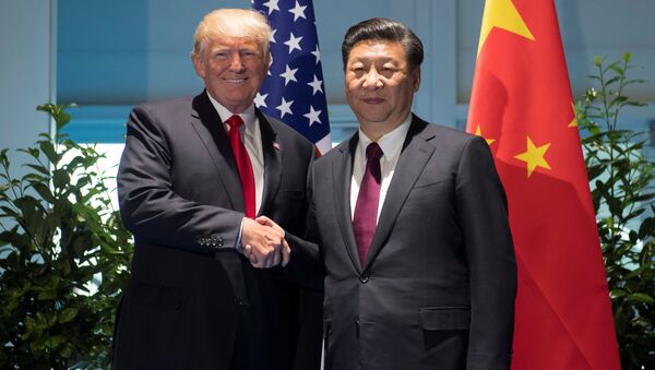 El presidente estadounidense, Donald Trump, y su homólogo chino, Xi Jinping - Sputnik Mundo