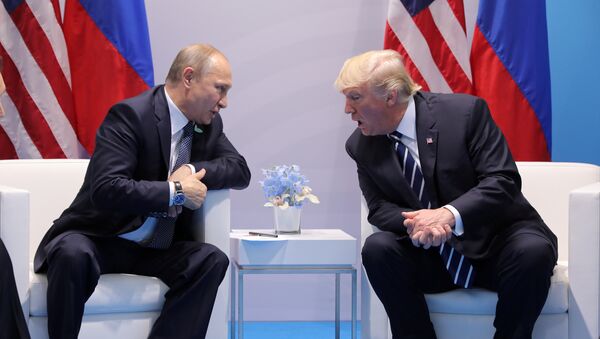 Vladímir Putin, presidente de Rusia, y Donald Trump, presidente de EEUU - Sputnik Mundo