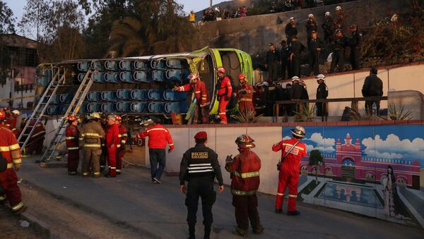 Lugar de accidente de un autobús en Perú - Sputnik Mundo