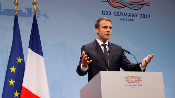 Emmanuel Macron en la cumbre del G20 - Sputnik Mundo