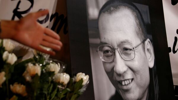 El retrato del disidente chino y premio Nobel de la Paz, Liu Xiaobo - Sputnik Mundo