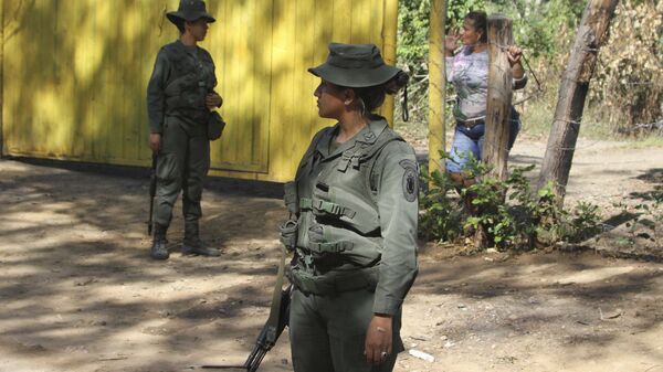 Militar venezolana en la frontera con Colombia (archivo) - Sputnik Mundo