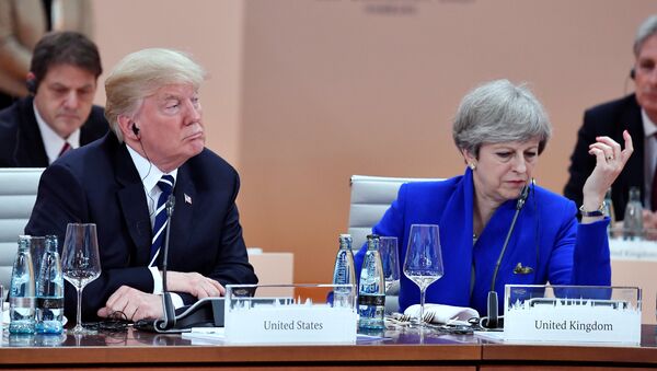 El presidente de EEUU, Donald Trump, y la primera ministra del Reino Unido, Theresa May (archivo) - Sputnik Mundo