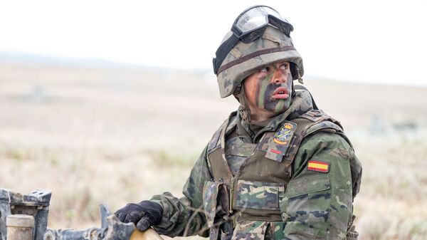 Un soldado español de la OTAN (imagen referencial) - Sputnik Mundo
