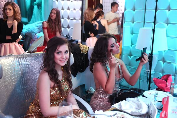 Las chicas de Miss Moscú 2017 deslumbran con su talento - Sputnik Mundo