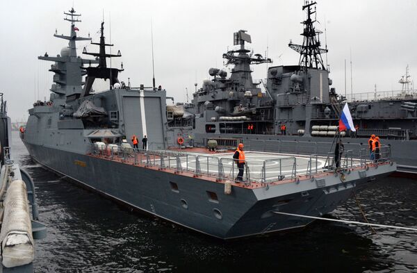 La flota rusa del Pacífico da la bienvenida a la corbeta Sovershenni - Sputnik Mundo