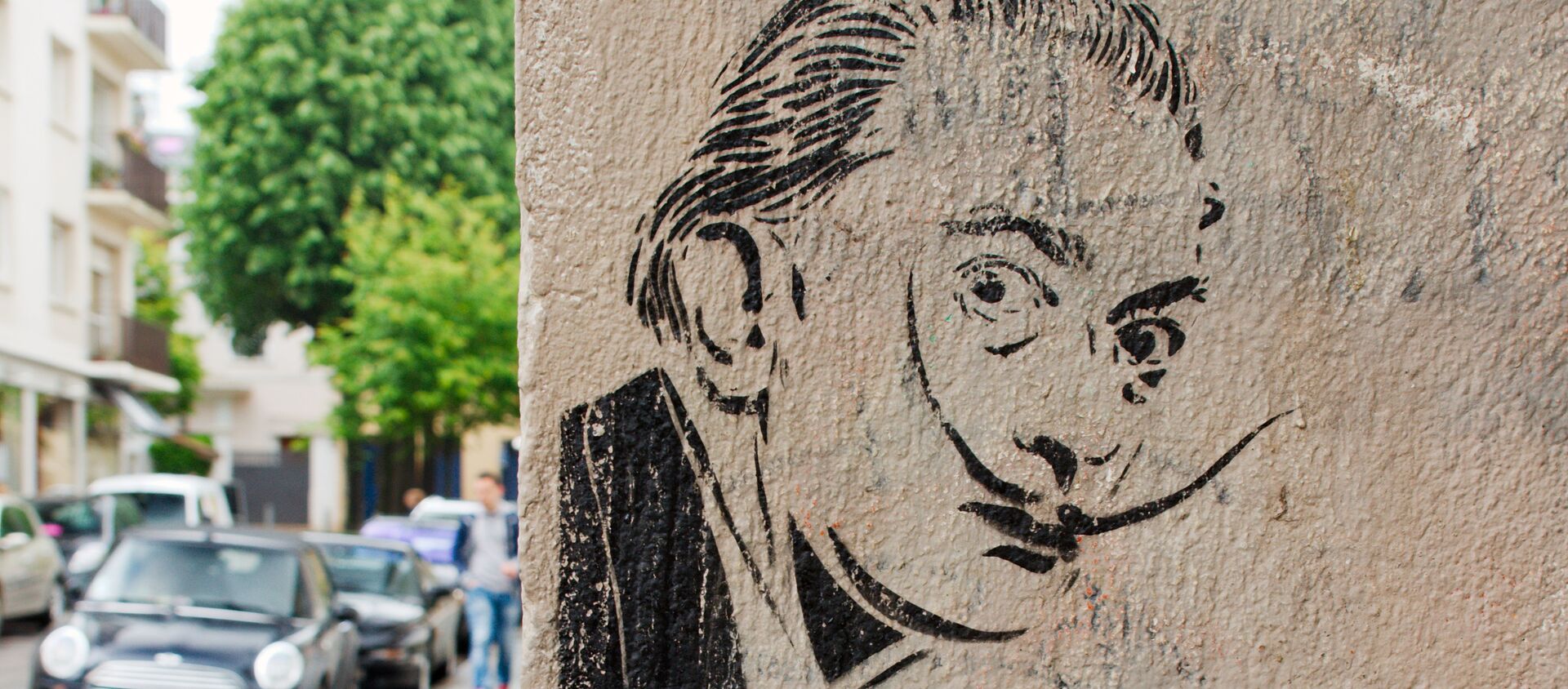 Un graffiti con el retrato de Salvador Dalí - Sputnik Mundo, 1920, 21.07.2017