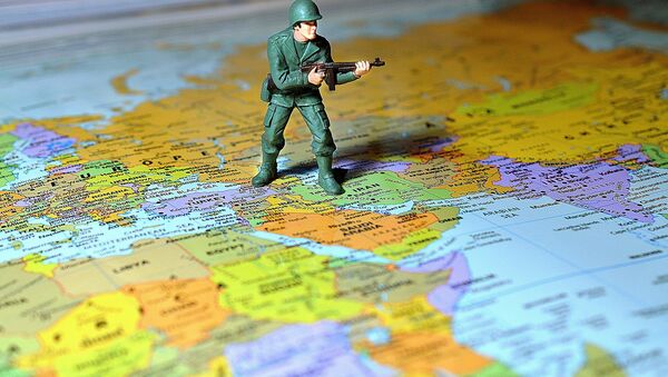 Un soldado sobre el mapa de Oriente Próximo - Sputnik Mundo