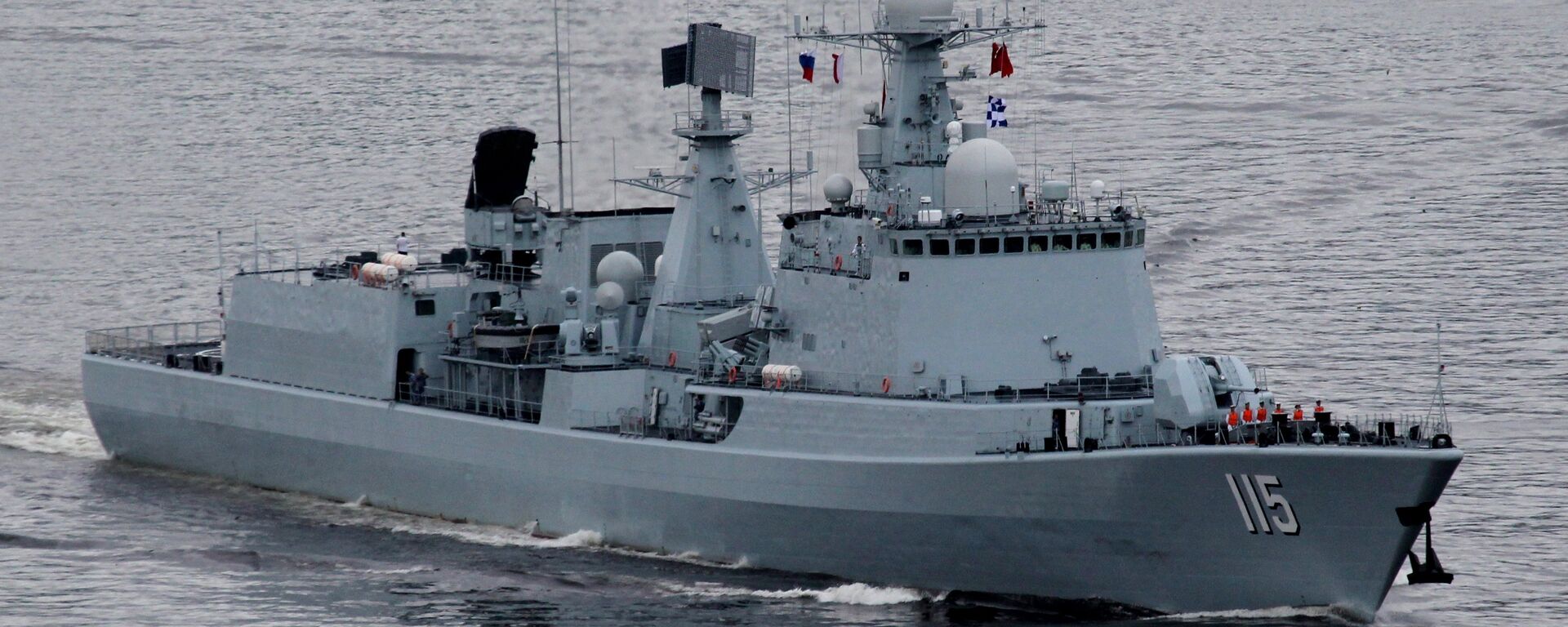 Un destructor de la Armada china sale a la mar durante los ejercicios navales entre China y Rusia en Vladivostok en 2015 (imagen referencial) - Sputnik Mundo, 1920, 07.12.2021