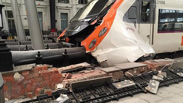 Accidente de tren en Barcelona - Sputnik Mundo