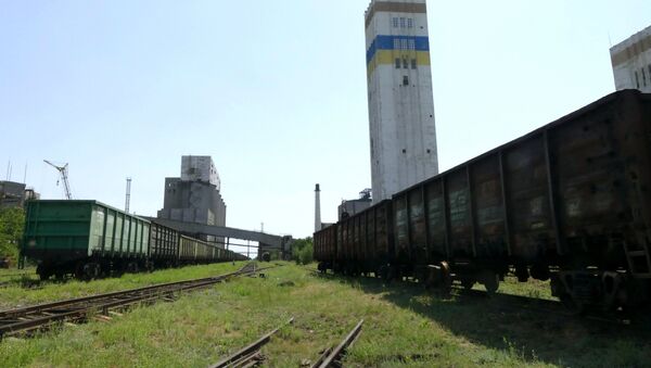 El ferrocarril en una mina en Donetsk (imagen referencial) - Sputnik Mundo