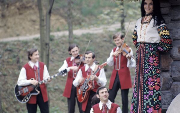 La cantante Sofía Rotaru el año 1973 - Sputnik Mundo