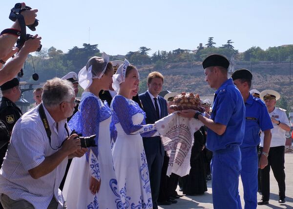 La ceremonia de bienvenida del submarino Krasnodar, en Sebastopol - Sputnik Mundo